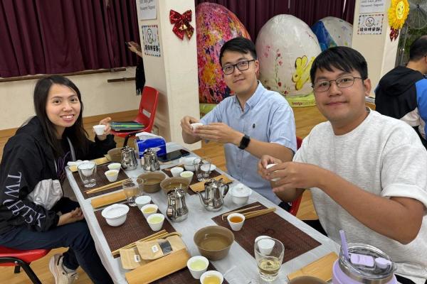 茶香四溢，老師們在輕鬆愉快的氛圍中，共同感受到了身心的放鬆與愉悅。